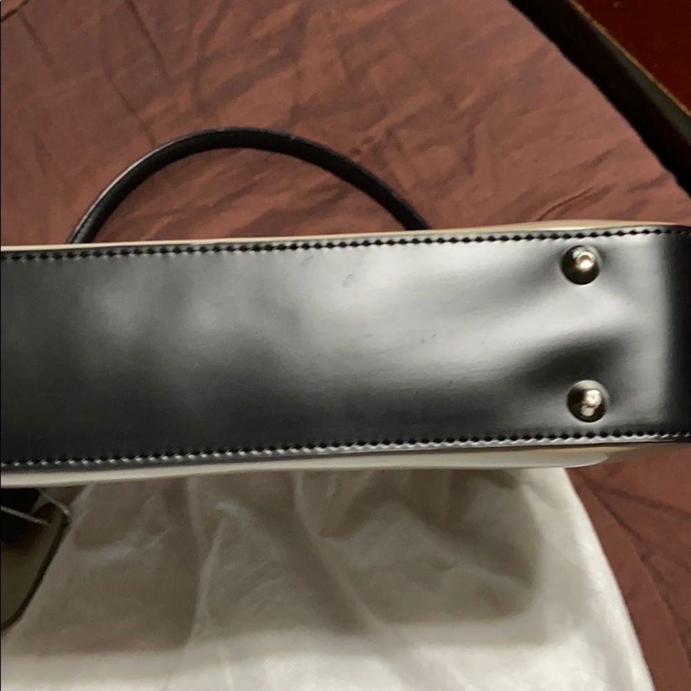 Beijo Handbag. NWOT! - Picture 9 of 16